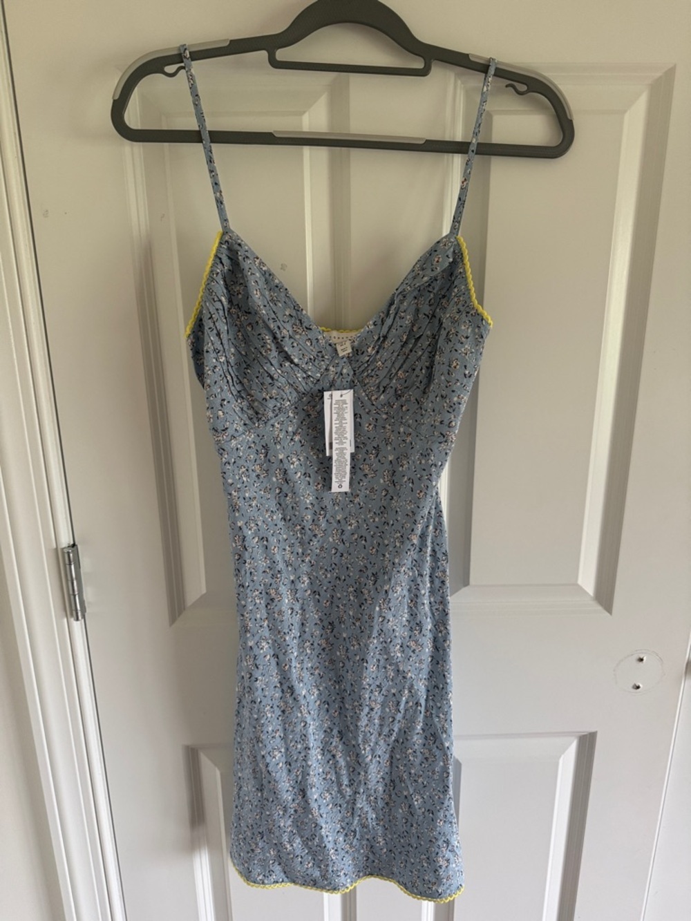 Topshop Asos Mini Slip Dress with contrast trim in blue ditsy floral Size 8